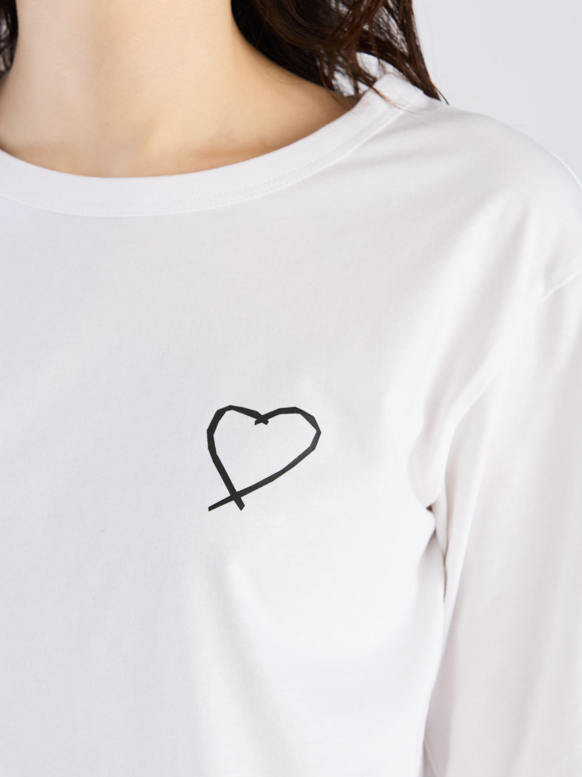 FEMME ウィメンズ アイコニック プリント コットン 長袖 Tシャツ ”Sarajevo heart” ホワイト