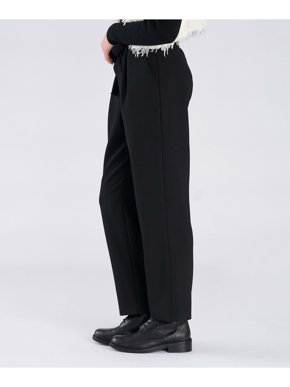 To b. by agnès b. ダブルクロス タックパンツ ブラック