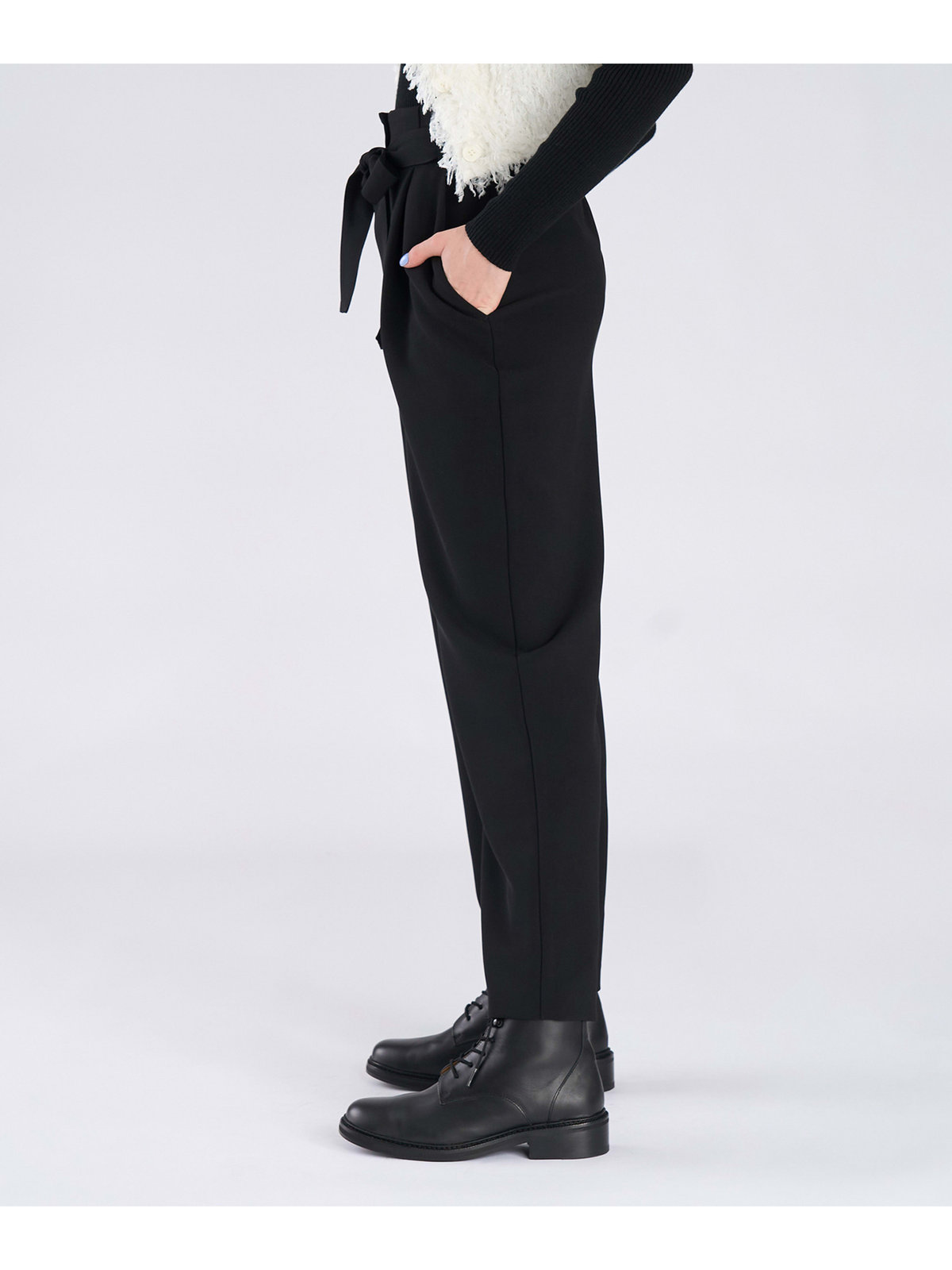 To b. by agnès b. ダブルクロス タックパンツ ブラック