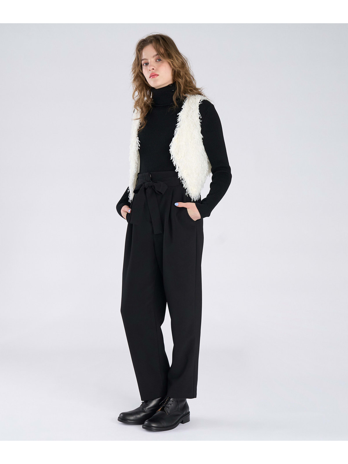 To b. by agnès b. ダブルクロス タックパンツ ブラック