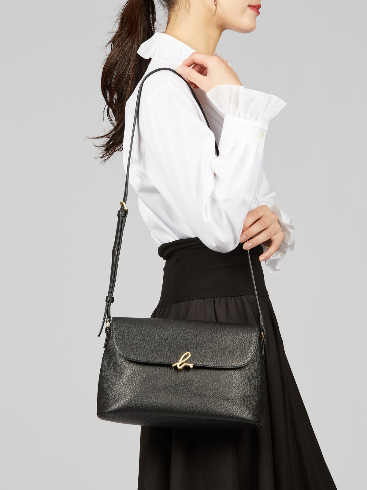 VOYAGE ウィメンズ バッグ＆ウォレット レザーショルダーバッグ ”The b.” IS12F-09 ブラック