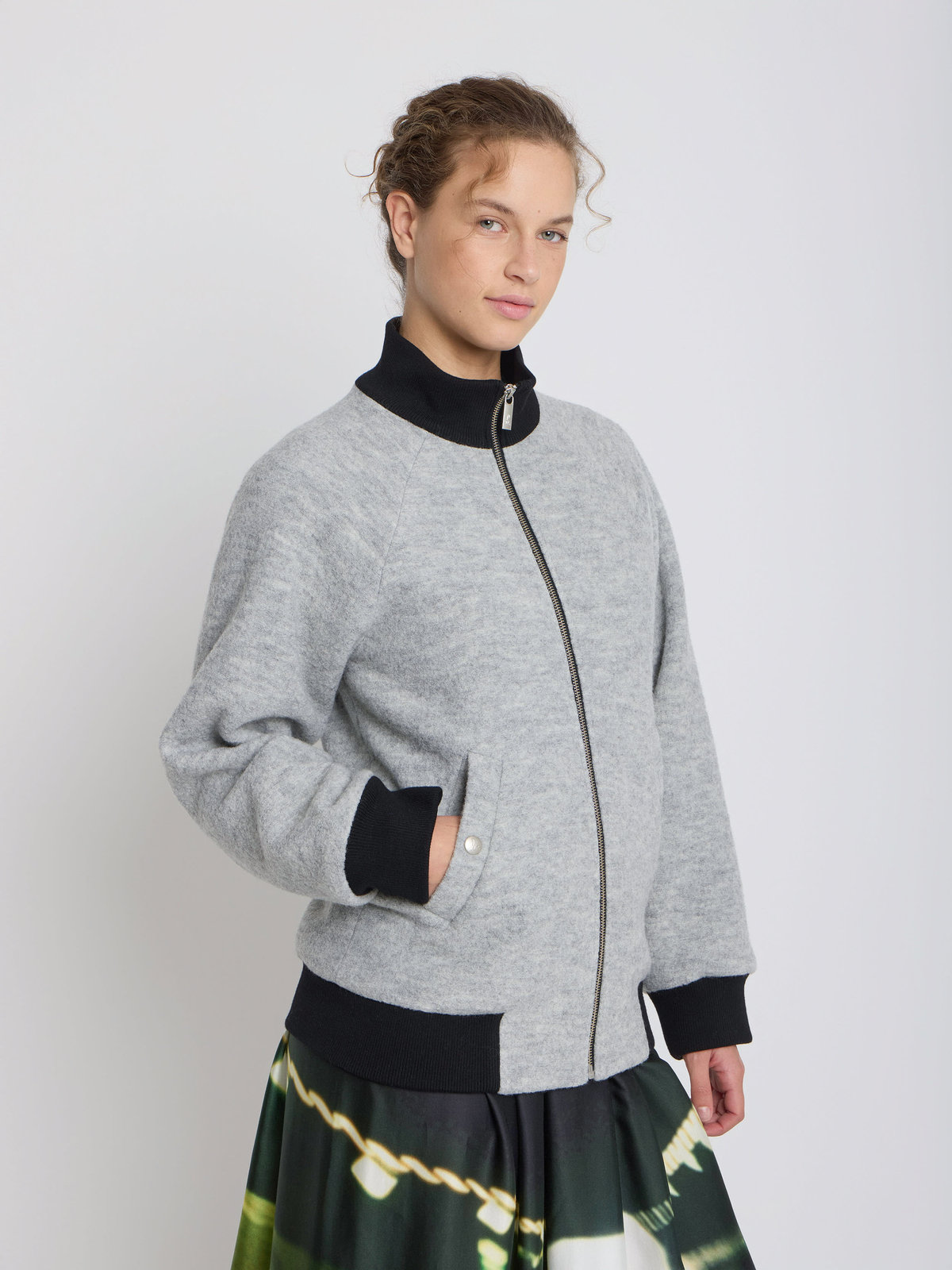 FEMME ウィメンズ ハイネック ラグラン ジップアップ ブルゾン "Classy" グレー