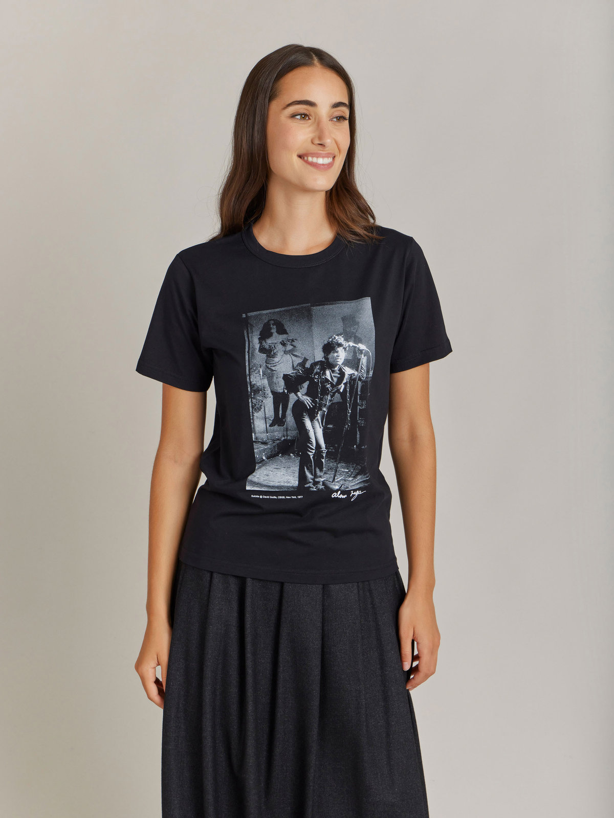 FEMME ウィメンズ プリント コットン 半袖 アーティスト Tシャツ "Dodlis" ブラック