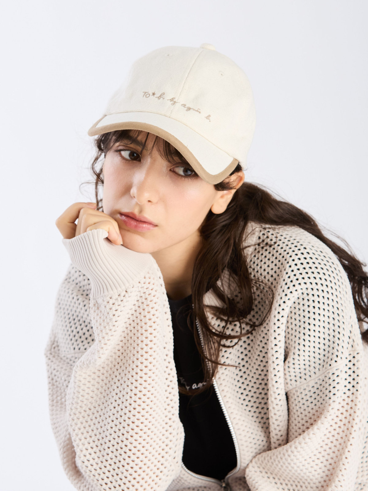 To b. by agnès b. 【Outlet】ロゴ刺繍 バイカラー パイピング キャップ ホワイト