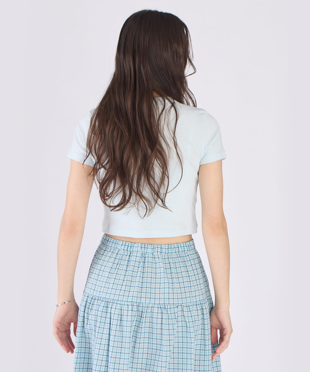 To b. by agnès b. "To b."ロゴ コットン 半袖 クロップド Tシャツ ブルー系その他