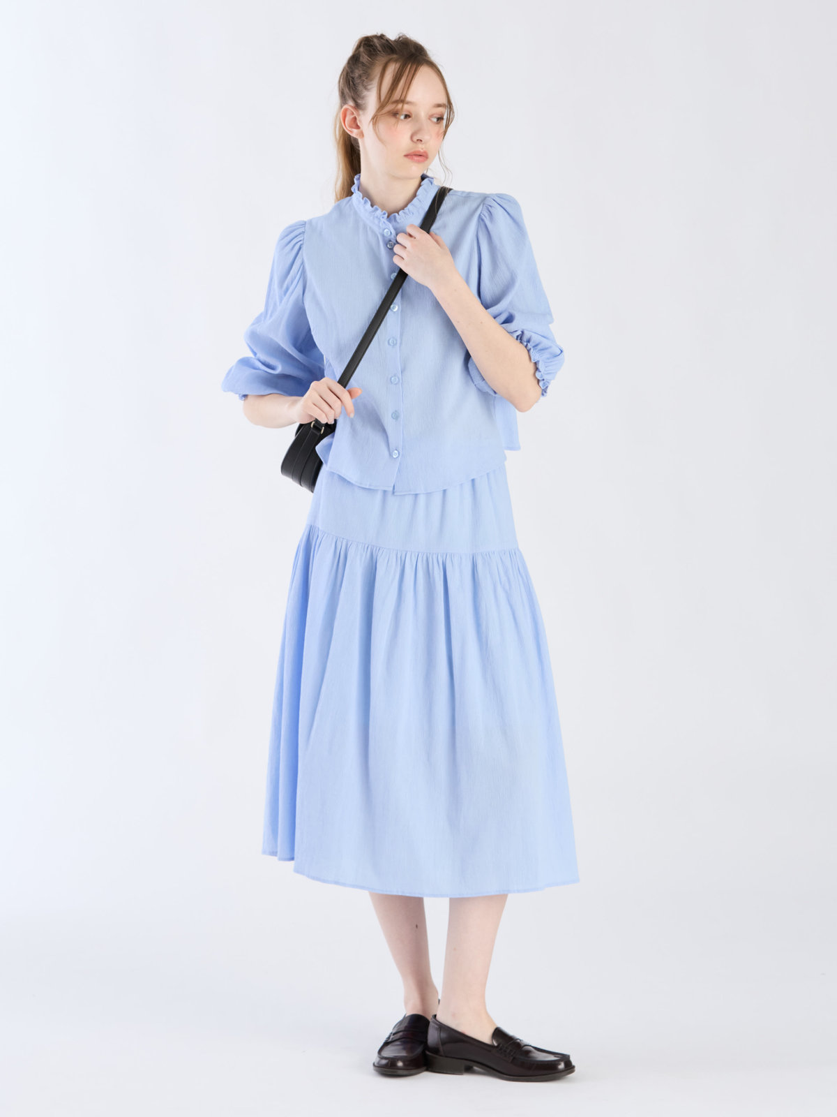 To b. by agnès b. 【Outlet】コットンクレープフリルブラウス ブルー