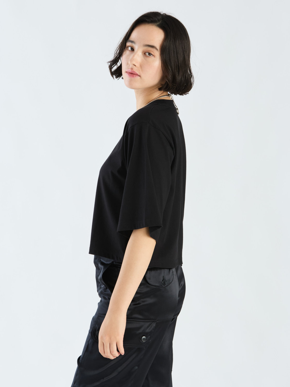 FEMME ウィメンズ ロゴ コットン 5分袖 Tシャツ "Yoko" ブラック