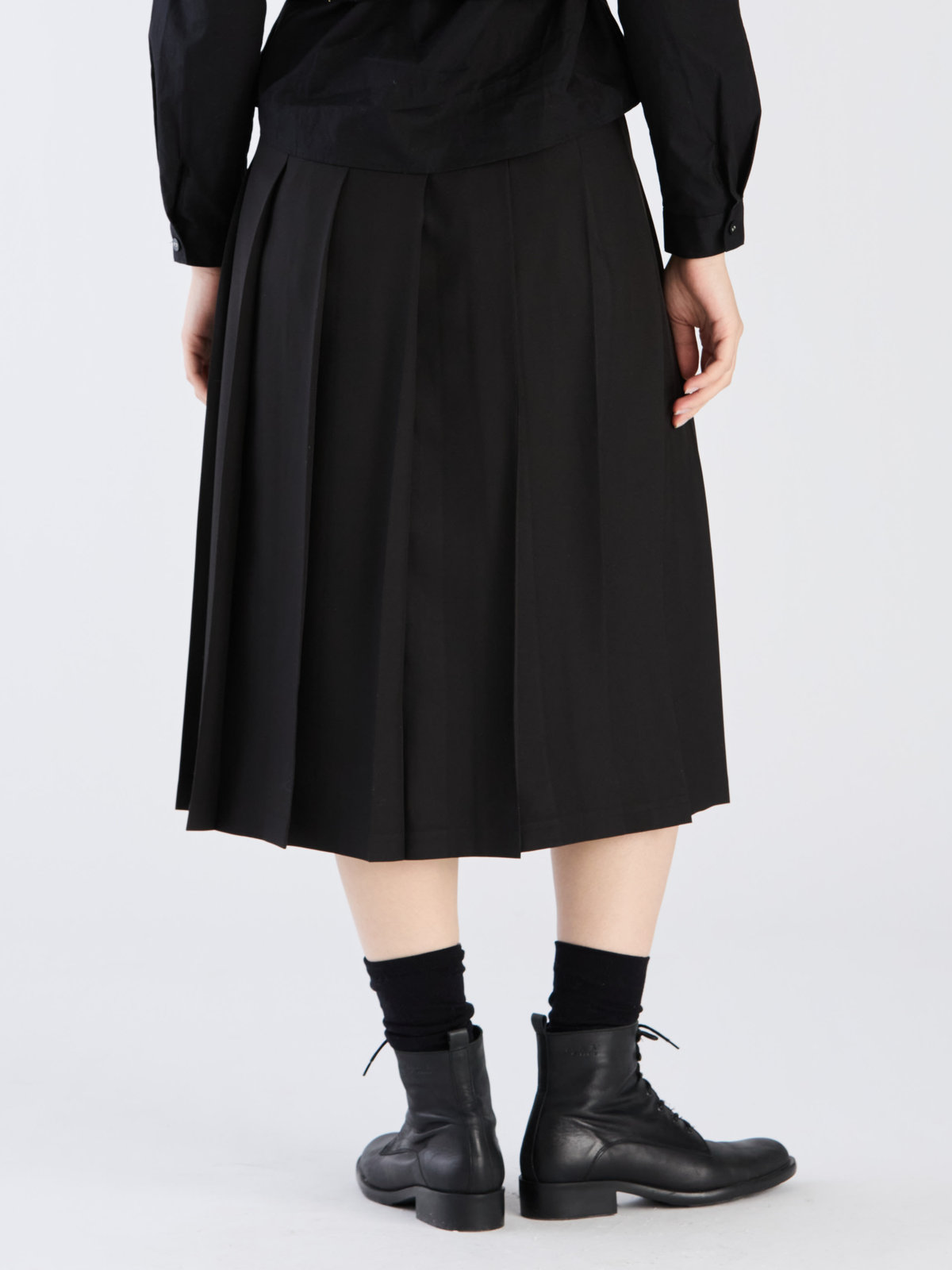 To b. by agnès b. 【Outlet】リノンプリーテッドスカート ブラック