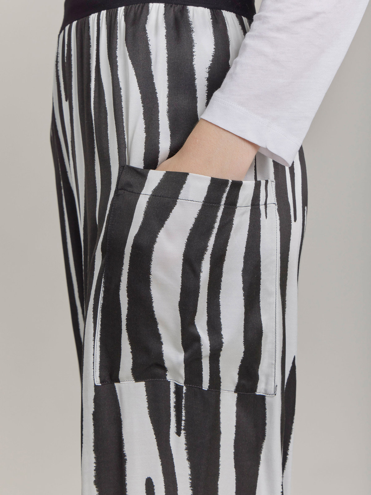 FEMME ウィメンズ 【Outlet】IDI9 PANTALON パンツ ブラック