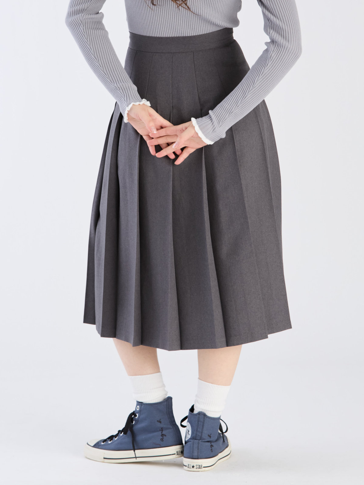 To b. by agnès b. 【Outlet】リノンプリーテッドスカート チャコールグレー