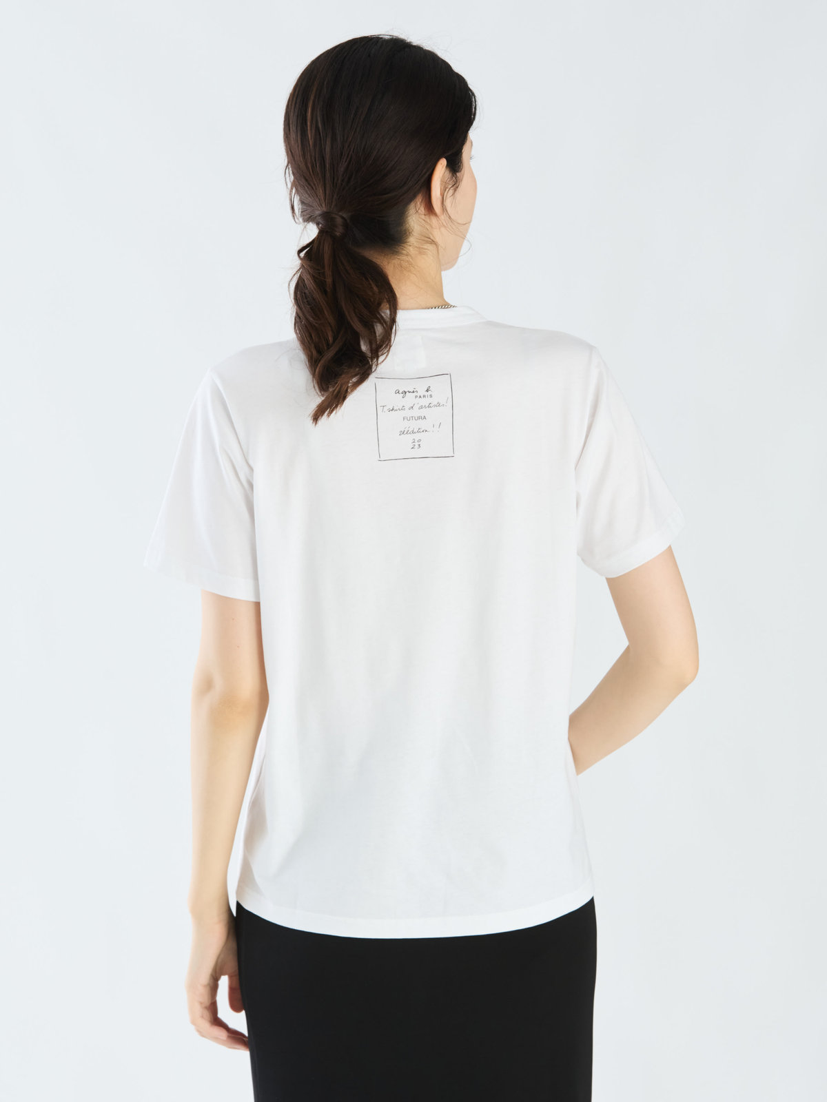 FEMME ウィメンズ プリント コットン 半袖 40ans アーティスト Tシャツ "Futura" ホワイト