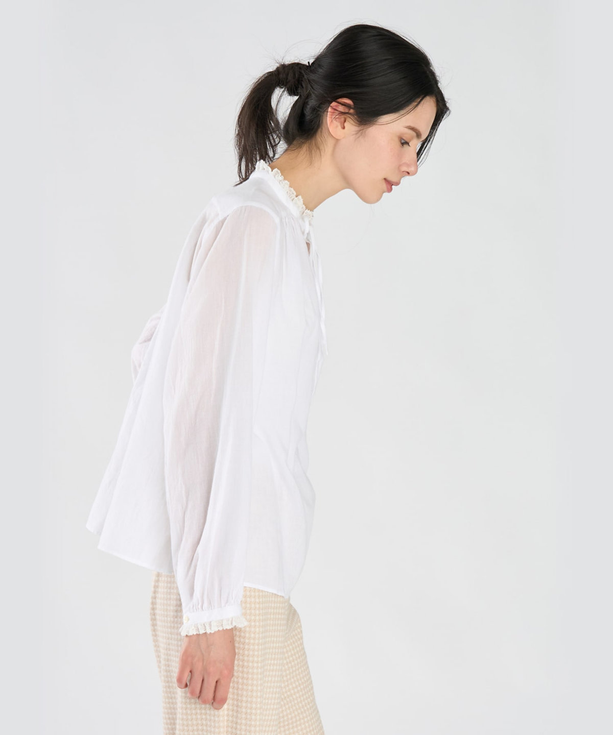 FEMME ウィメンズ ガーゼ調コットン リボン フリルネック 長袖 ブラウス "Tiziano" ホワイト