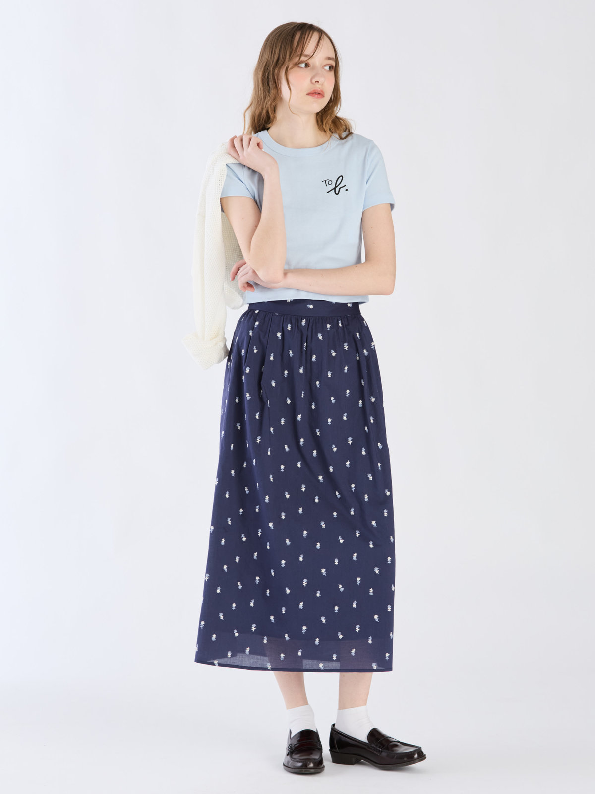 To b. by agnès b. 【Outlet】フラワーエンブロイダリースカート ネイビー