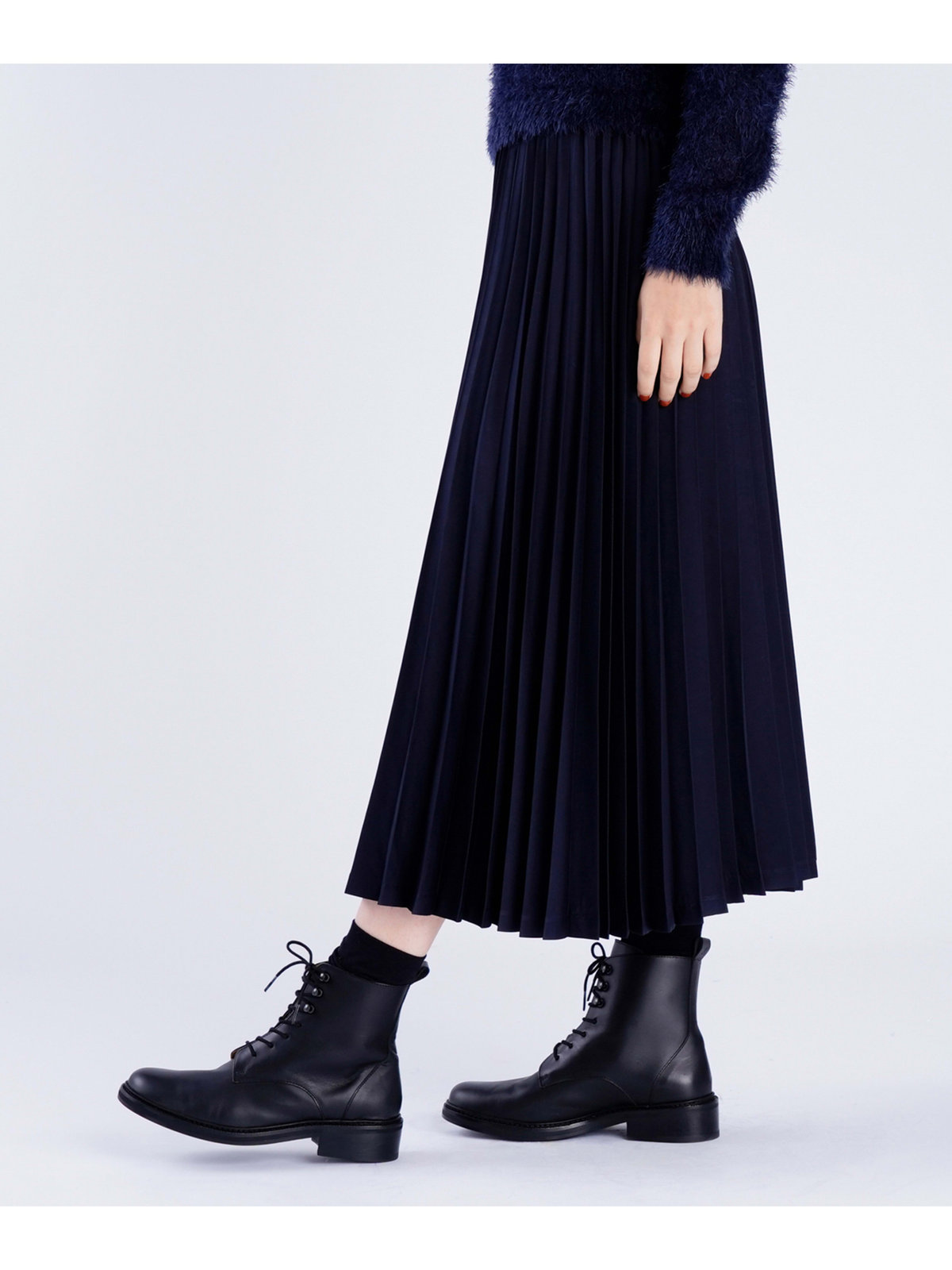 To b. by agnès b. 【Outlet】サテン プリーツ スカート ネイビー