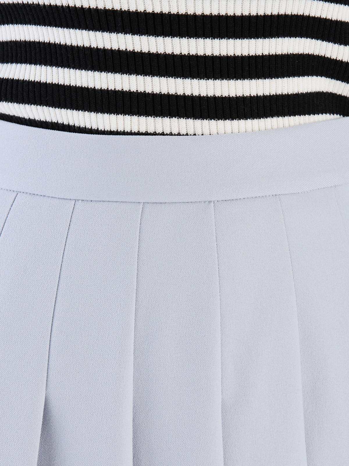 To b. by agnès b. 【Outlet】WQ06 JUPE サージプリーツスカート ライトブルー