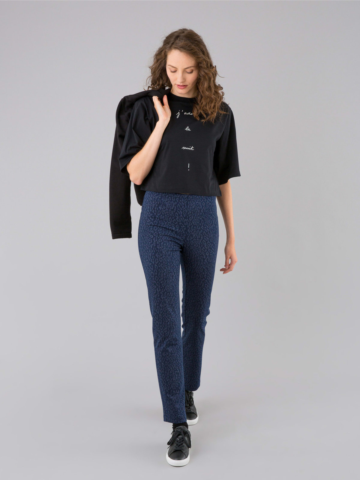 FEMME ウィメンズ メッセージ プリント コットン 5分袖 Tシャツ "j'adore la nuit!" ブラック