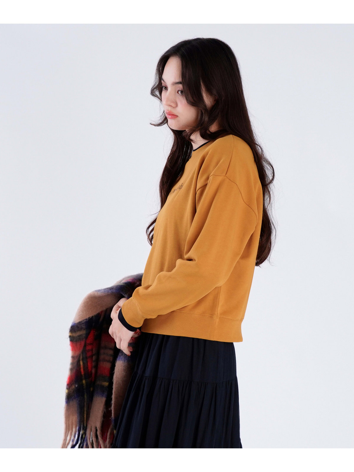To b. by agnès b. 【Outlet】コットン ロゴ スウェットプルオーバー マスタード