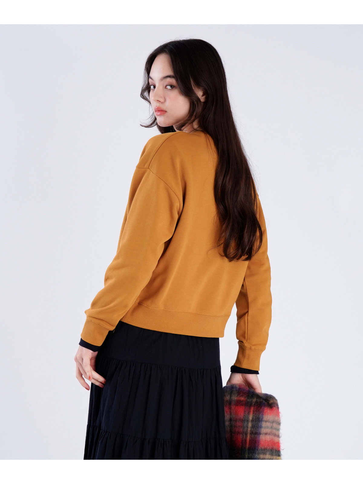 To b. by agnès b. 【Outlet】コットン ロゴ スウェットプルオーバー マスタード