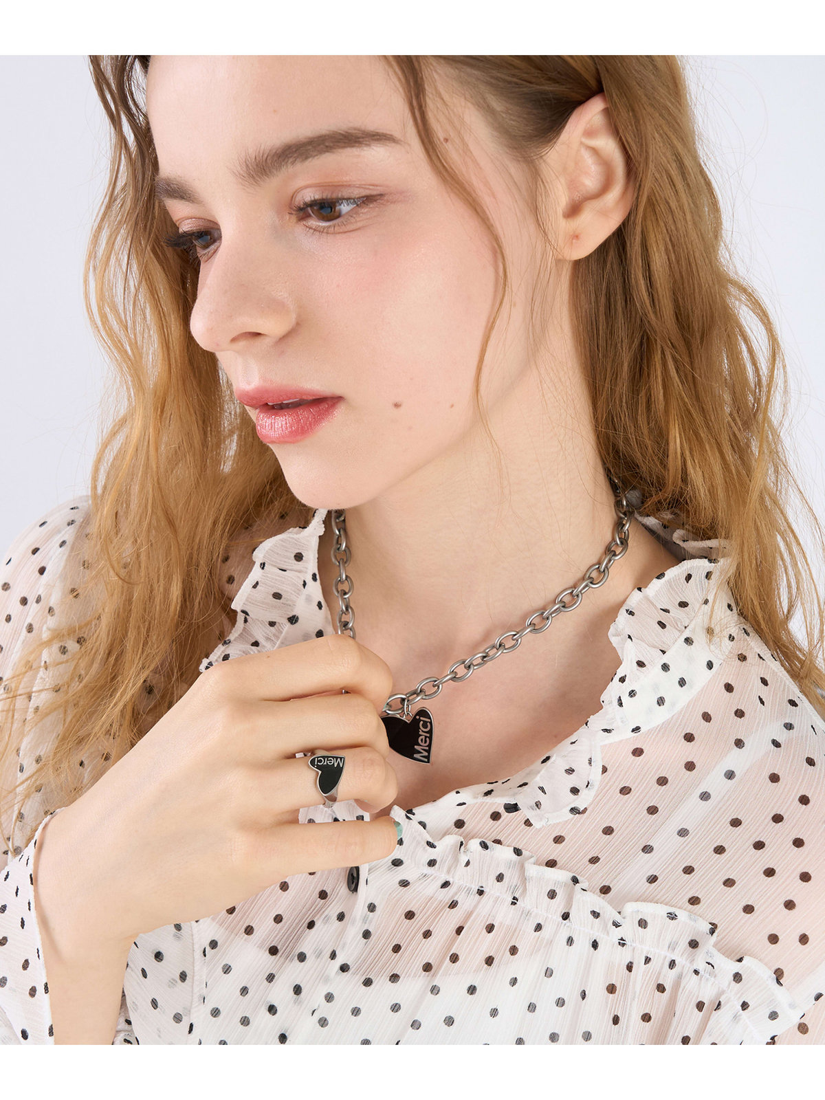 To b. by agnès b. メッセージ ハート チェーンネックレス ”Merci” ブラック