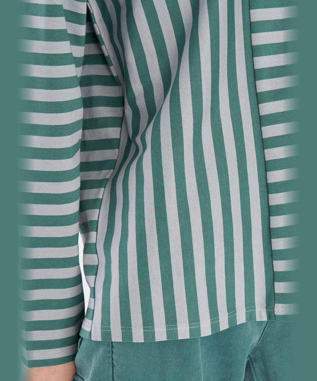 FEMME ウィメンズ 【by R 限定品】agnes b. 細ボーダーxストライプ コットン 長袖 Tシャツ "Haru" グリーン×スモーキーブルー