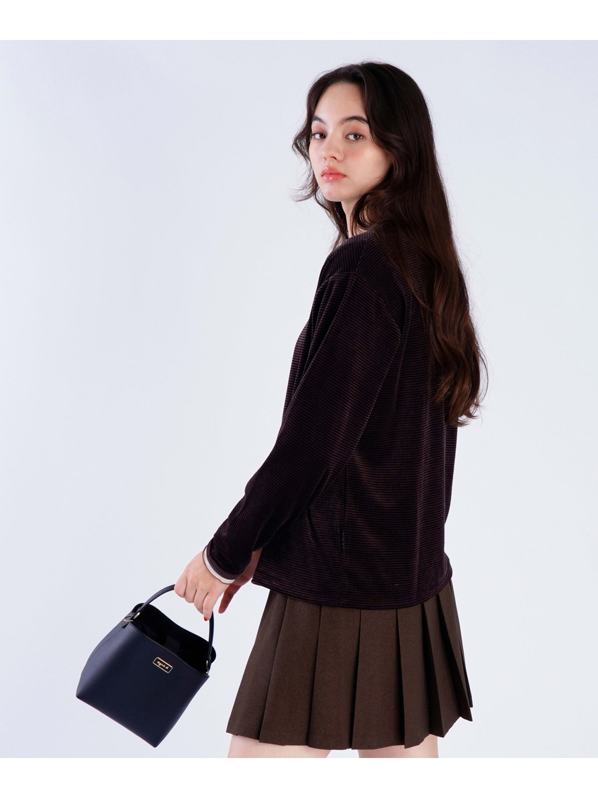 To b. by agnès b. 【Outlet】ボーダー ベロア ロングスリーブ Tシャツ ブラウン