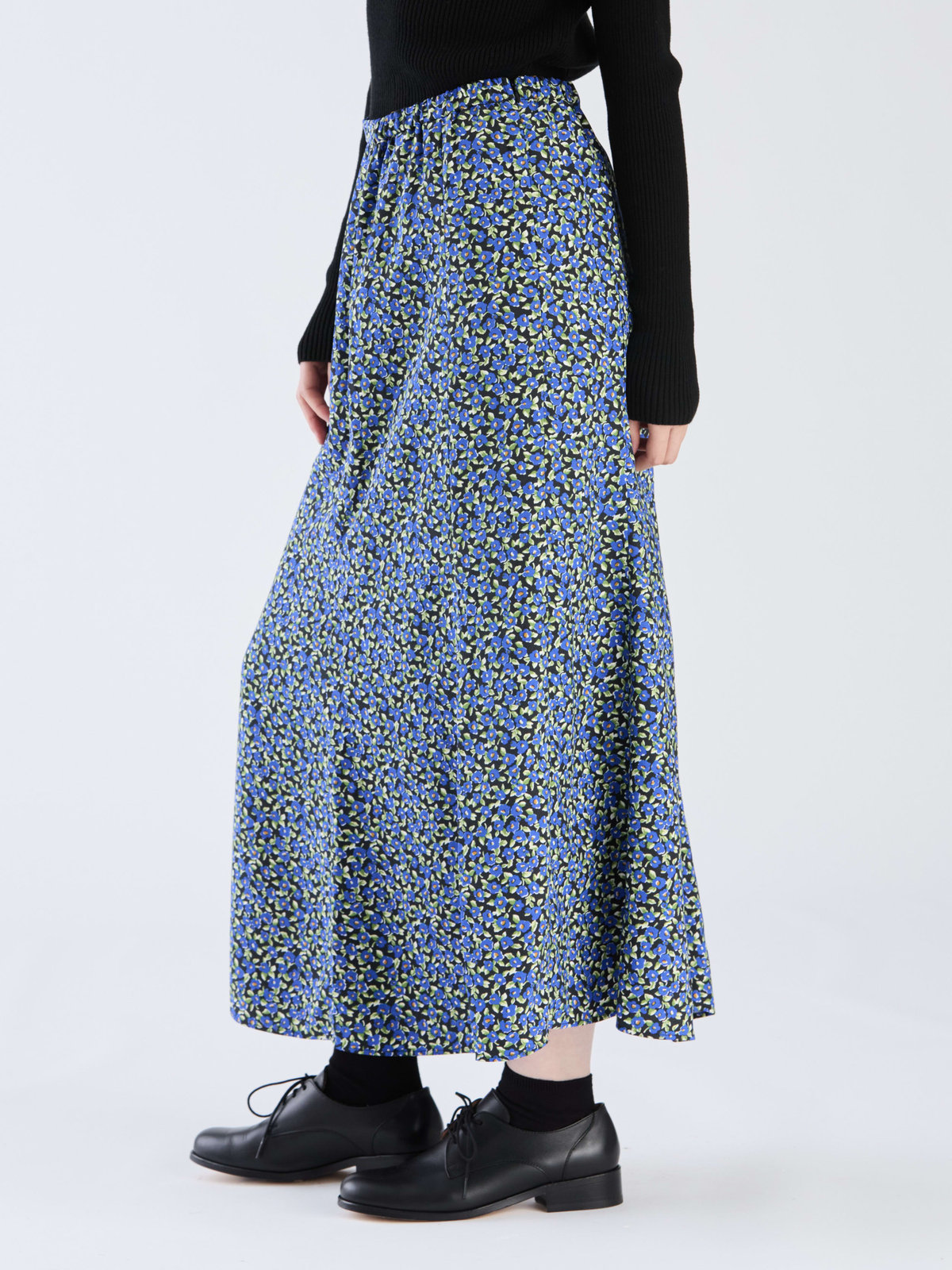 To b. by agnès b. 【Outlet】フラワープリントスカート ブルー