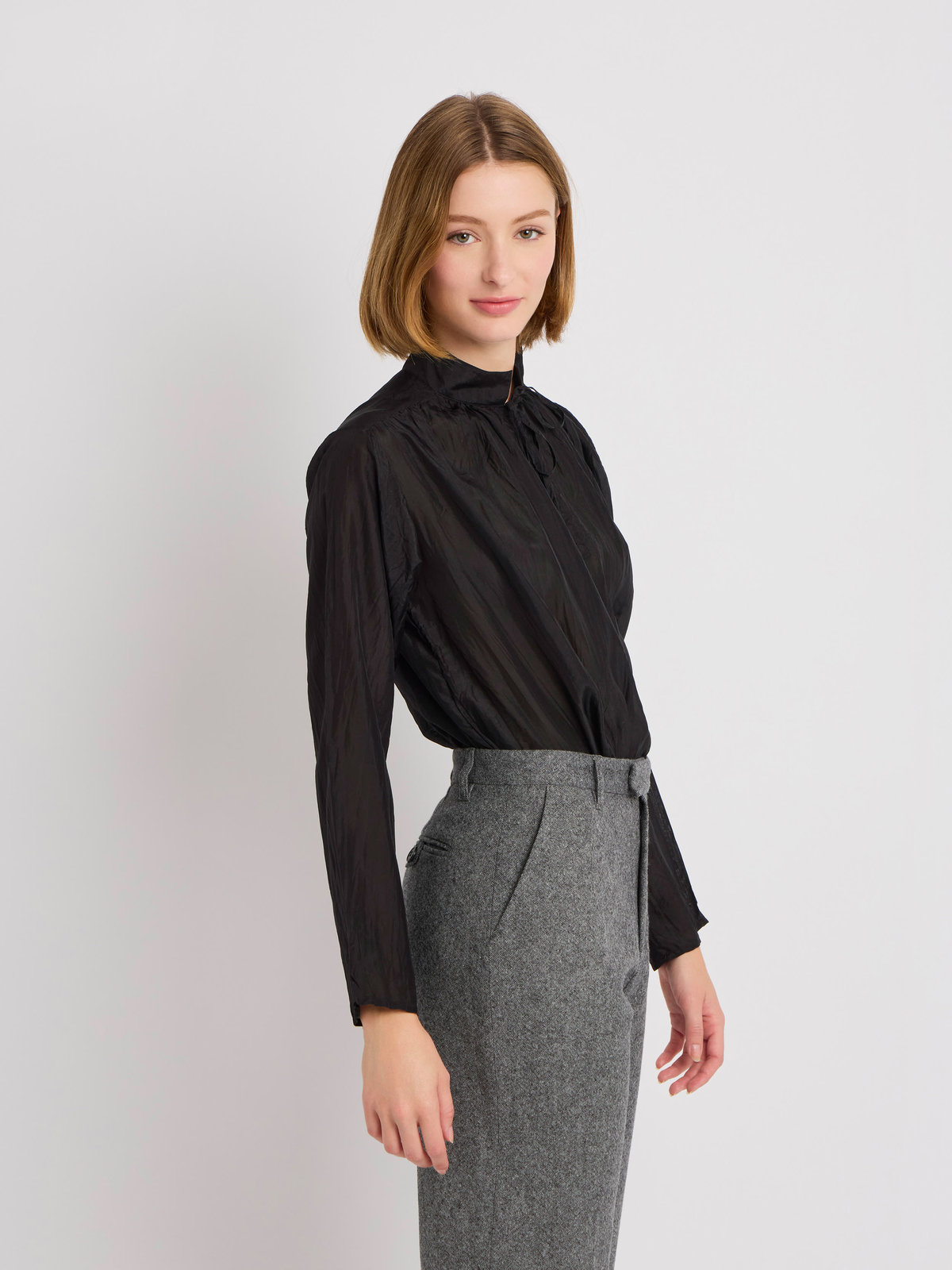 FEMME ウィメンズ シルク スタンドカラー 長袖 ブラウス ”Josepha” ブラック