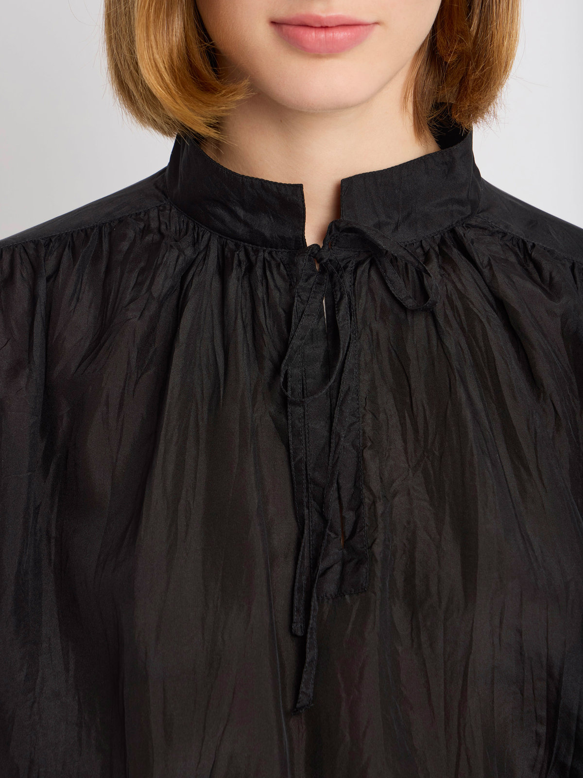 FEMME ウィメンズ シルク スタンドカラー 長袖 ブラウス ”Josepha” ブラック