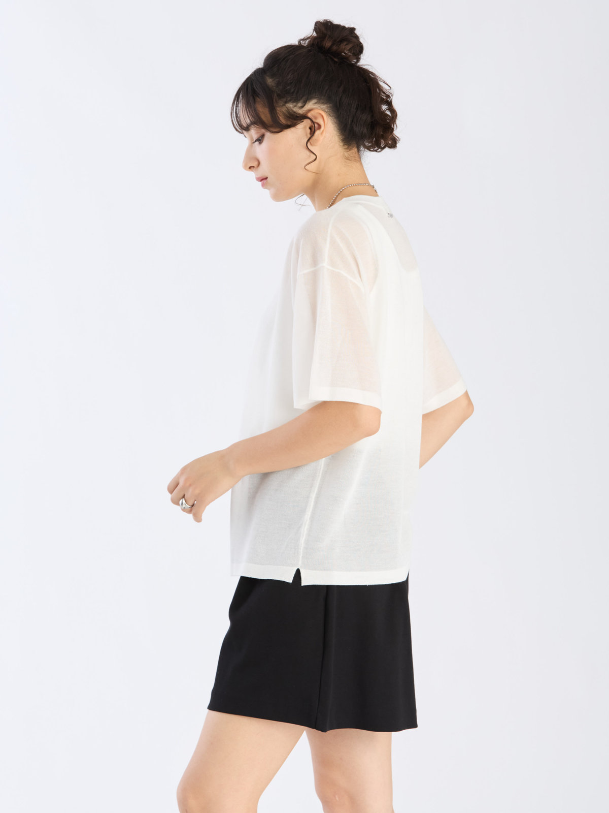 To b. by agnès b. 【Outlet】シアー ニット メッセージ プルオーバー "j'adore paris" ホワイト