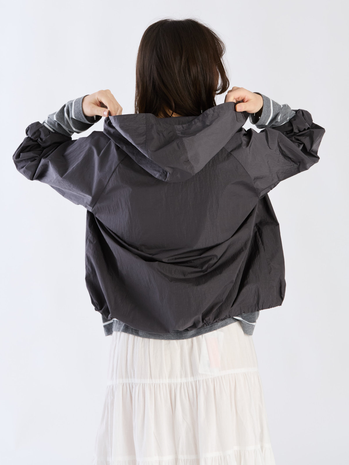 To b. by agnès b. 【Outlet】ナイロンパーカージャケット チャコールグレー