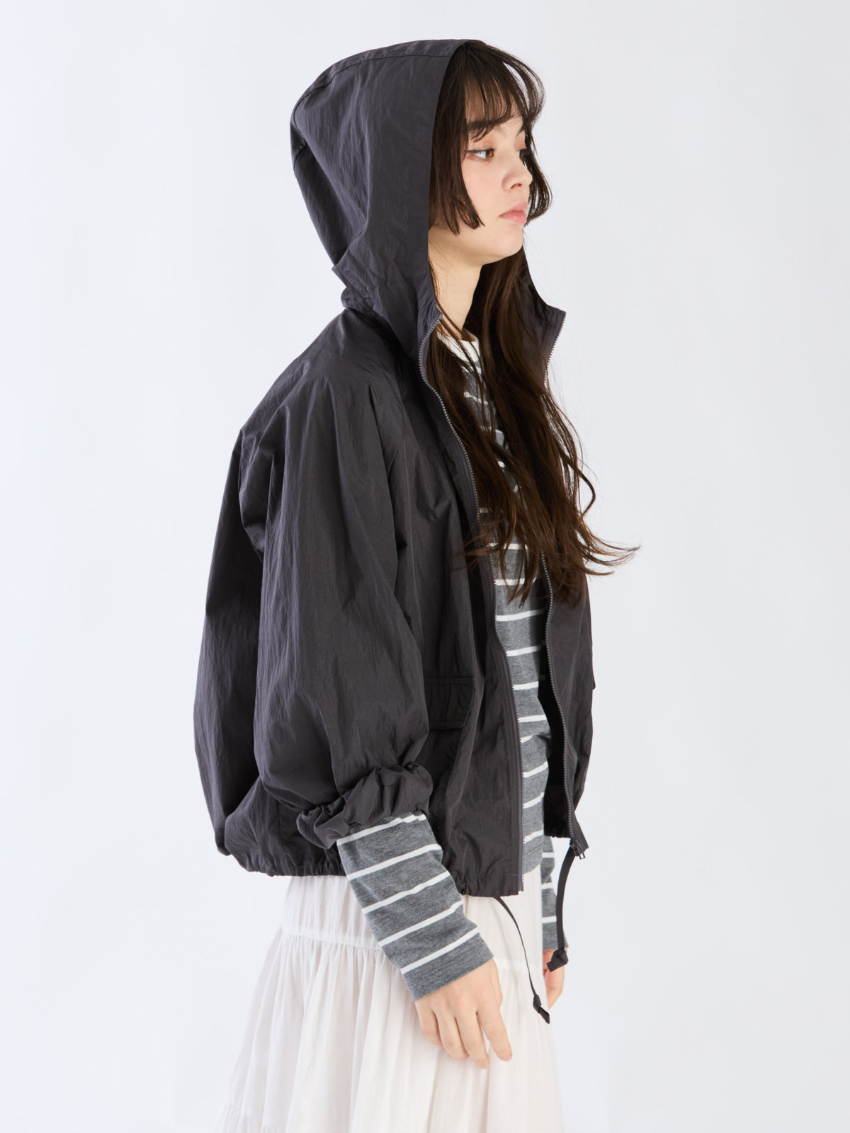 To b. by agnès b. 【Outlet】ナイロンパーカージャケット チャコールグレー