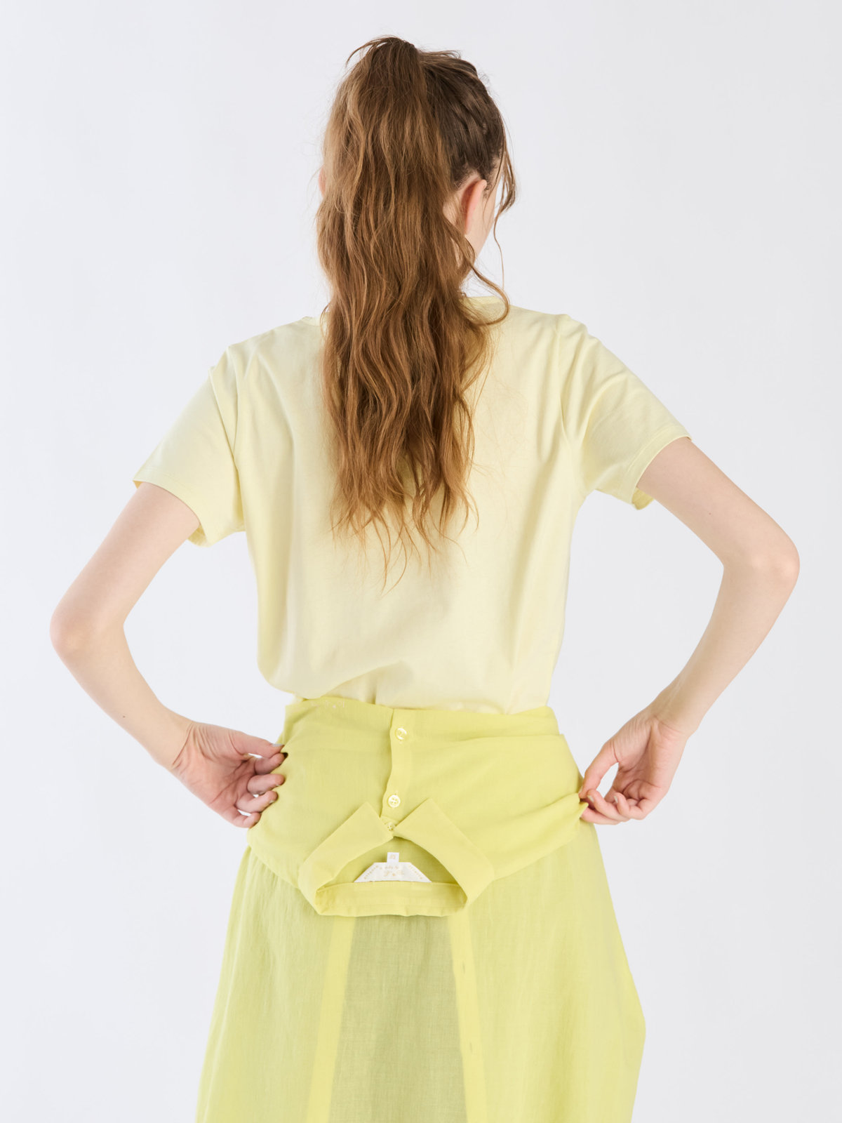 To b. by agnès b. 【Outlet】ロゴフォイルプリントTシャツ イエロー