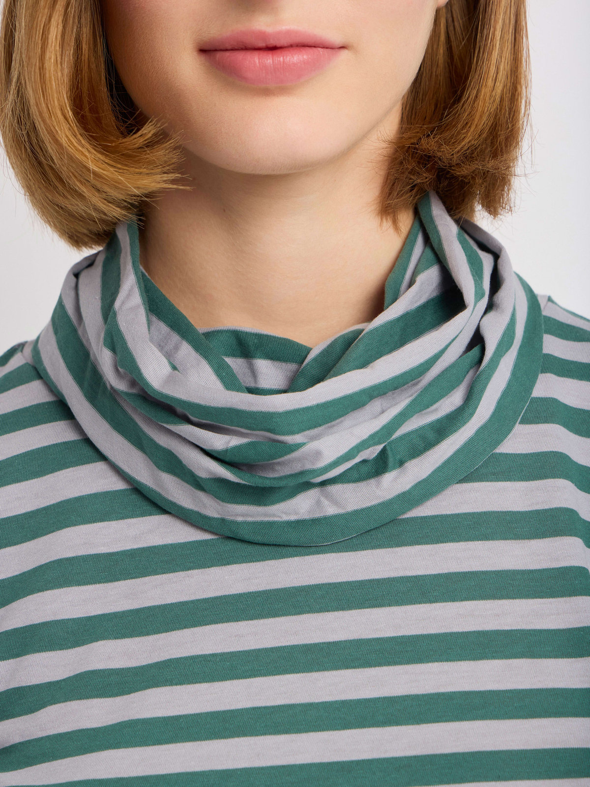FEMME ウィメンズ 細ボーダー タートルネック 長袖 Tシャツ ”Transformable” グリーン×スモーキーブルー