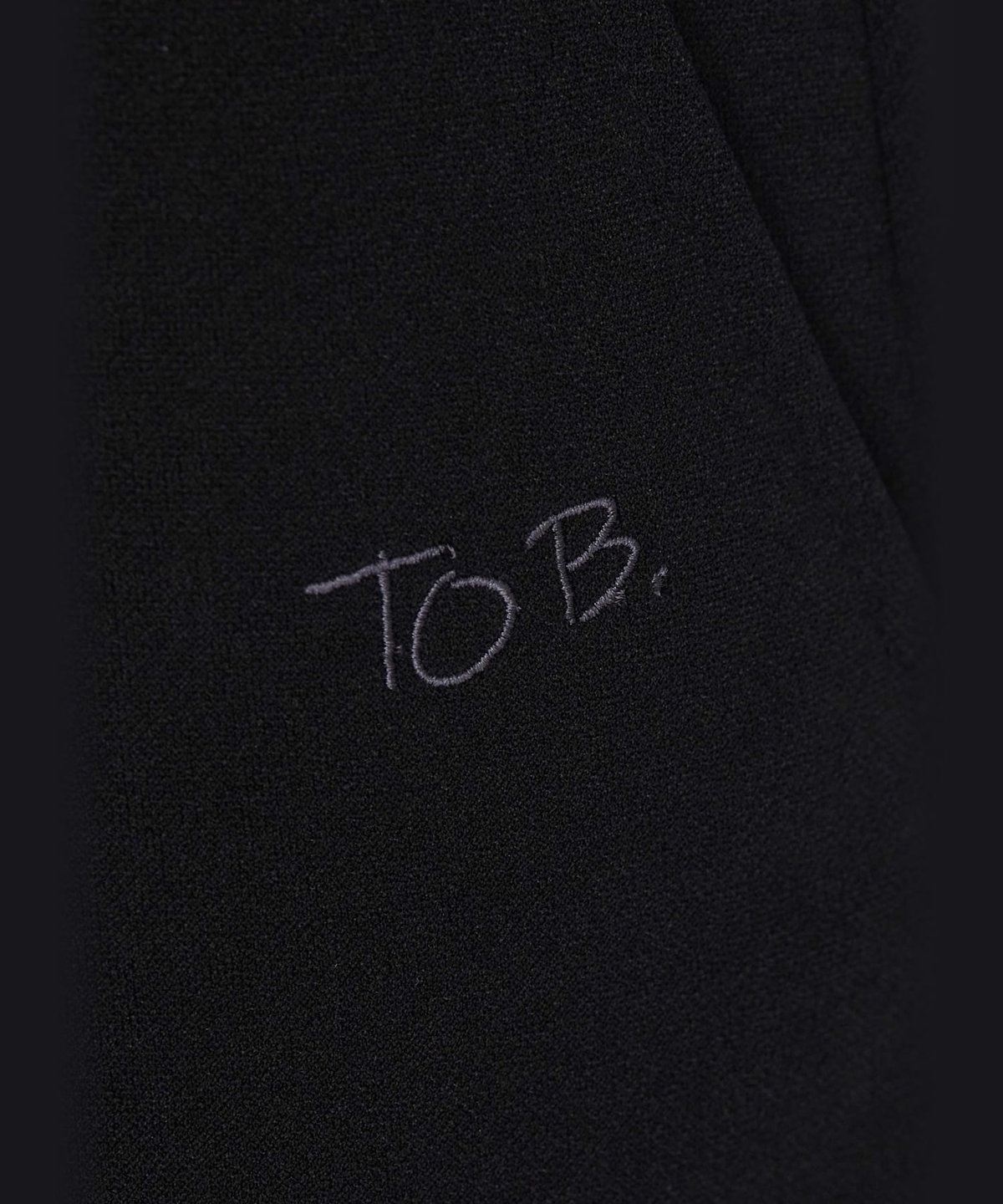 To b. by agnès b. ジャージー リラックスド テーパードパンツ ブラック