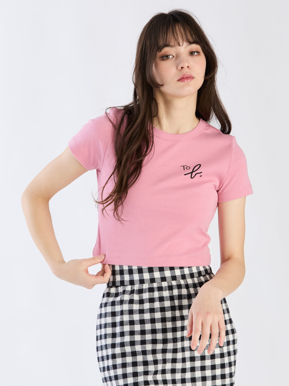 To b. by agnès b. 【Outlet】"To b."ロゴ コットン 半袖 クロップド Tシャツ ピンク