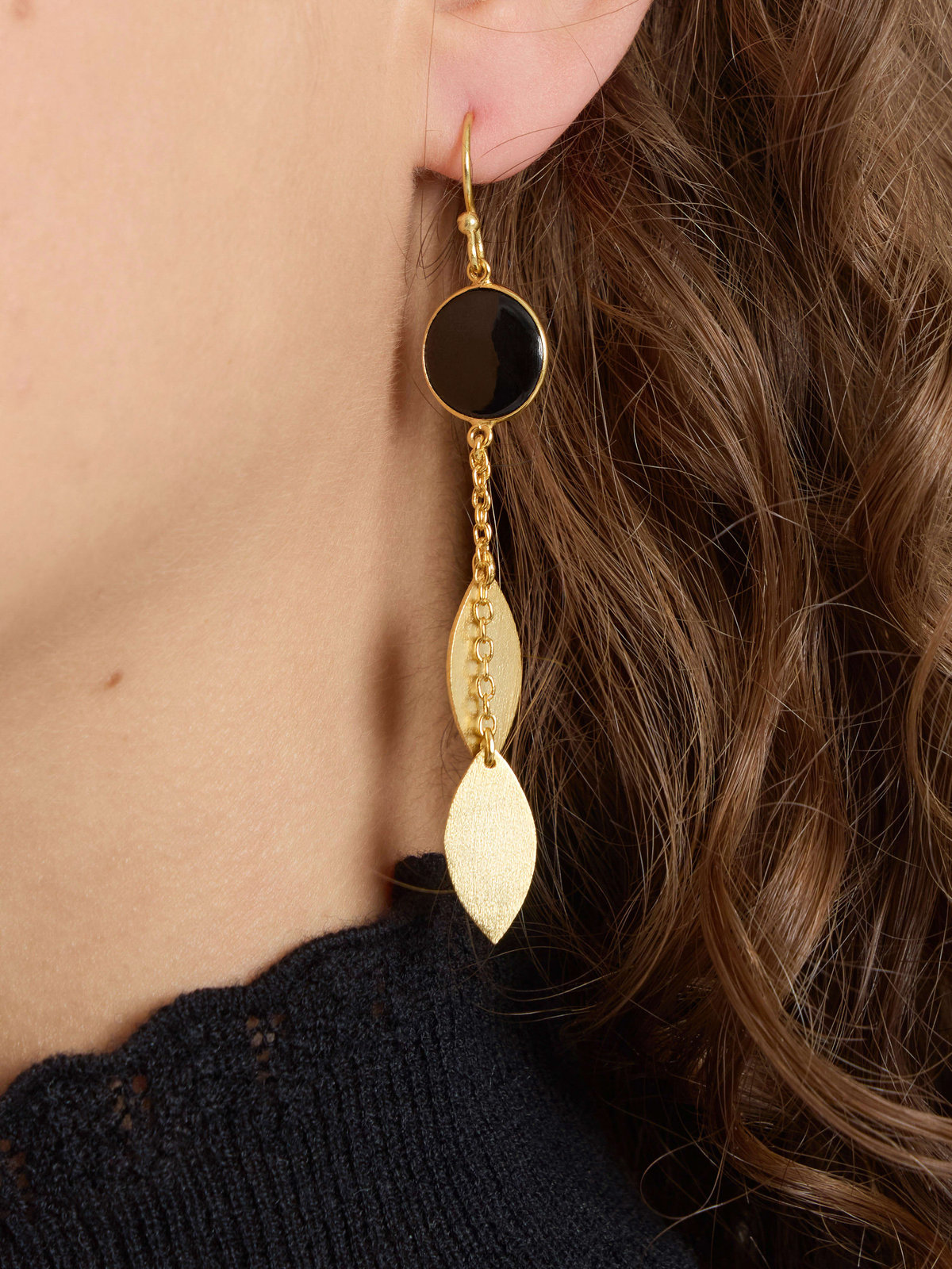 FEMME ウィメンズ リーフモチーフ ピアス ”Shine” ゴールド