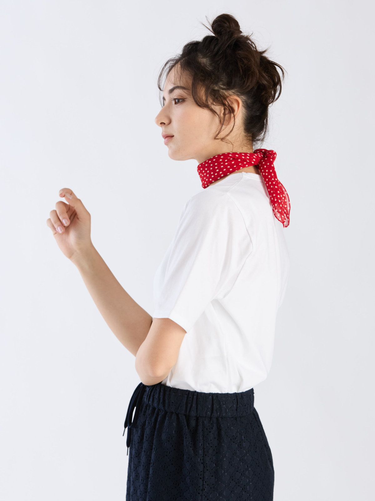 To b. by agnès b. 【Outlet】メッセージ プリント 半袖 Tシャツ "Le premier qui voit la mer" ホワイト