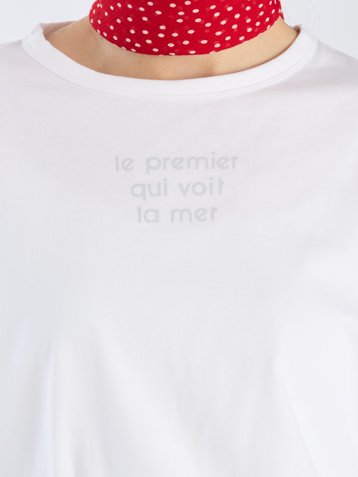 To b. by agnès b. 【Outlet】メッセージ プリント 半袖 Tシャツ "Le premier qui voit la mer" ホワイト