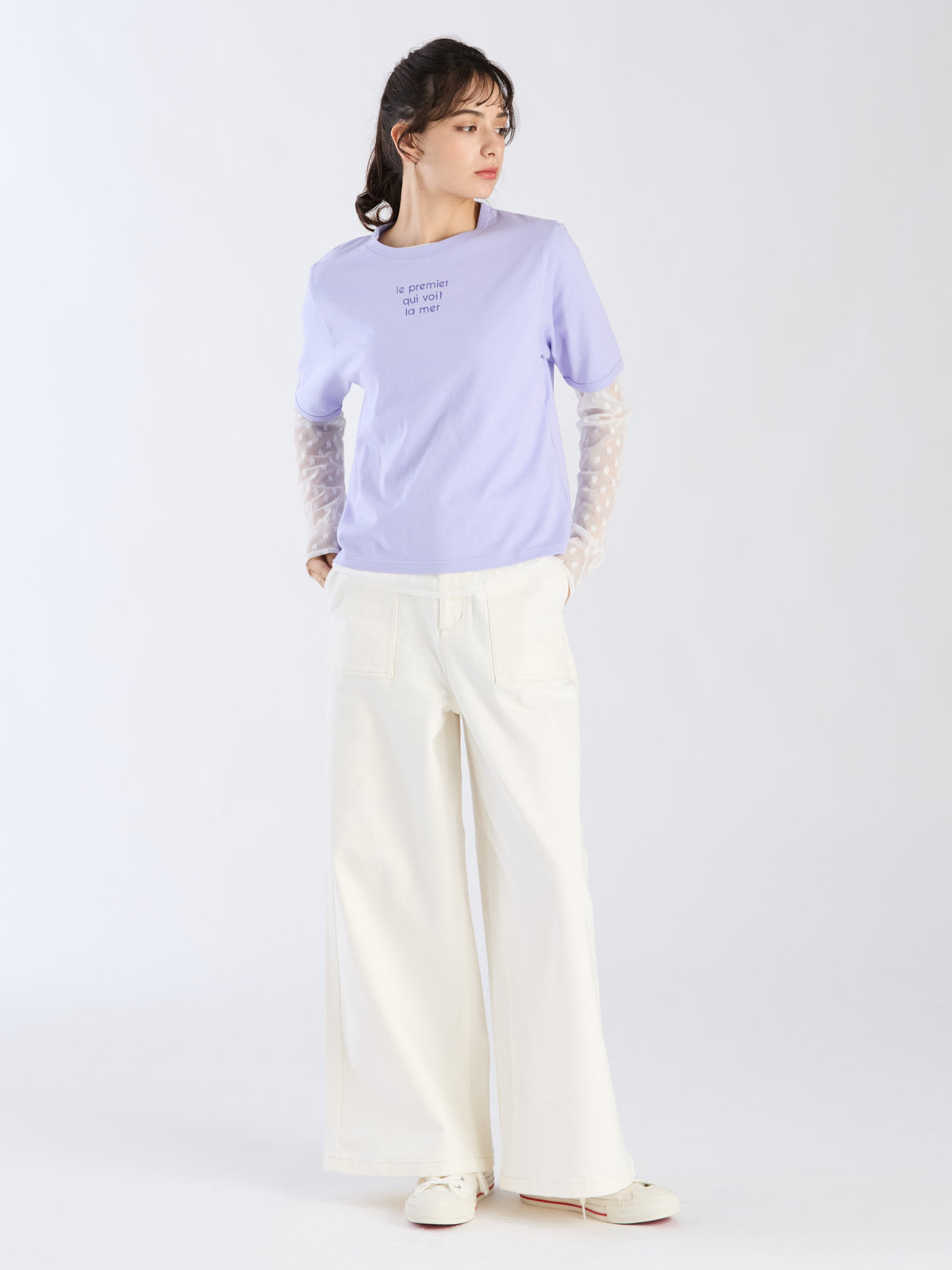 To b. by agnès b. 【Outlet】メッセージ プリント 半袖 Tシャツ "Le premier qui voit la mer" パープル