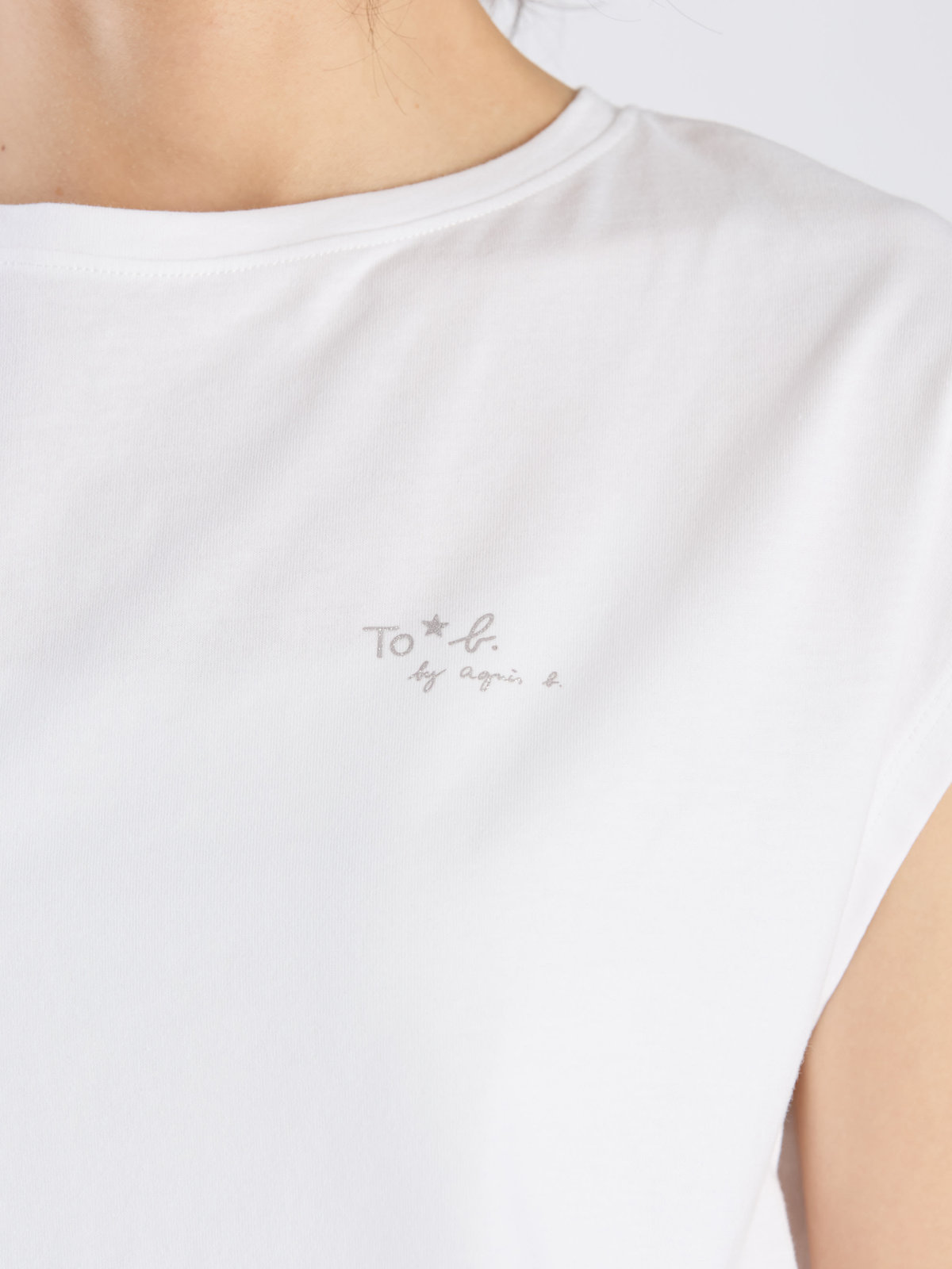 To b. by agnès b. 【Outlet】グリッターロゴフレンチスリーブTシャツ ホワイト