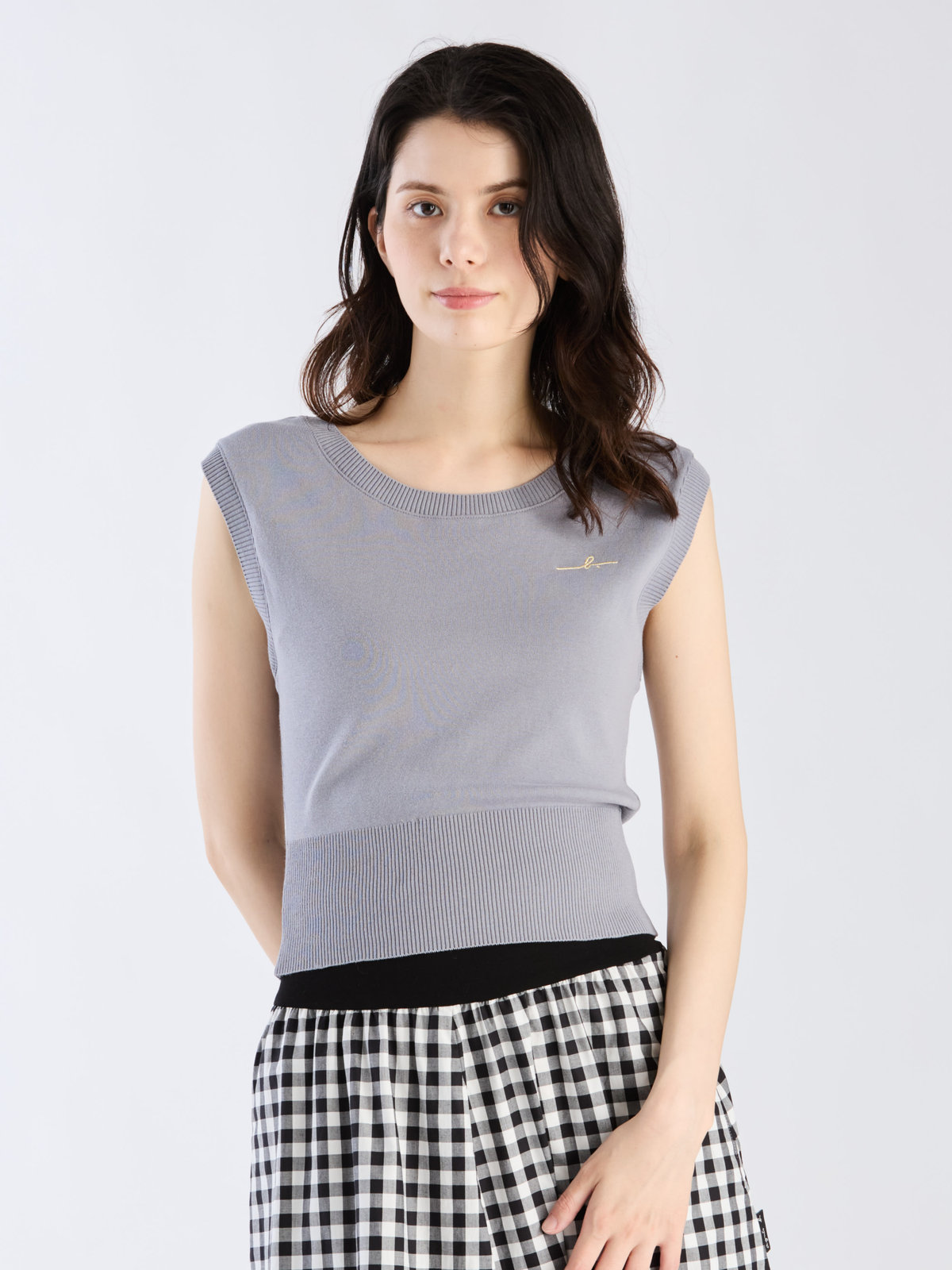 FEMME ウィメンズ 【Outlet】”b.” ロゴ刺繍 コットンニット ベスト ”Ovaline” グレー