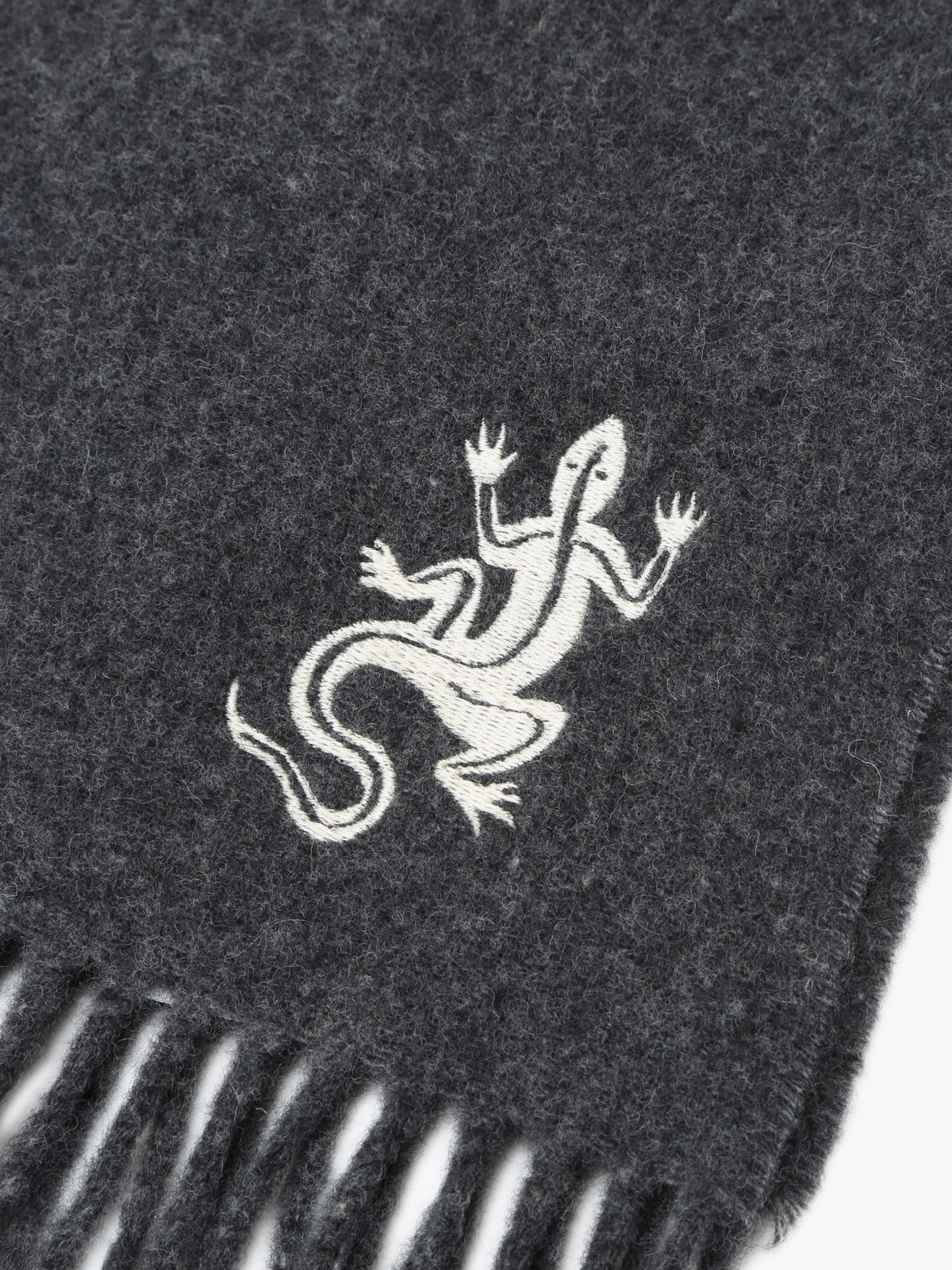 HOMME メンズ アイコニック 刺繍 ウール マフラー "Lezard" グレー