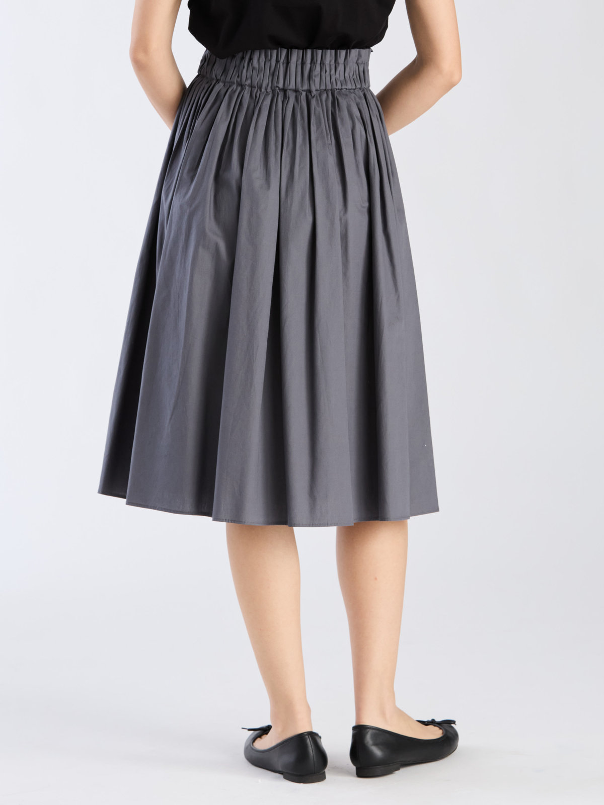 To b. by agnès b. 【Outlet】タックミディスカート チャコールグレー