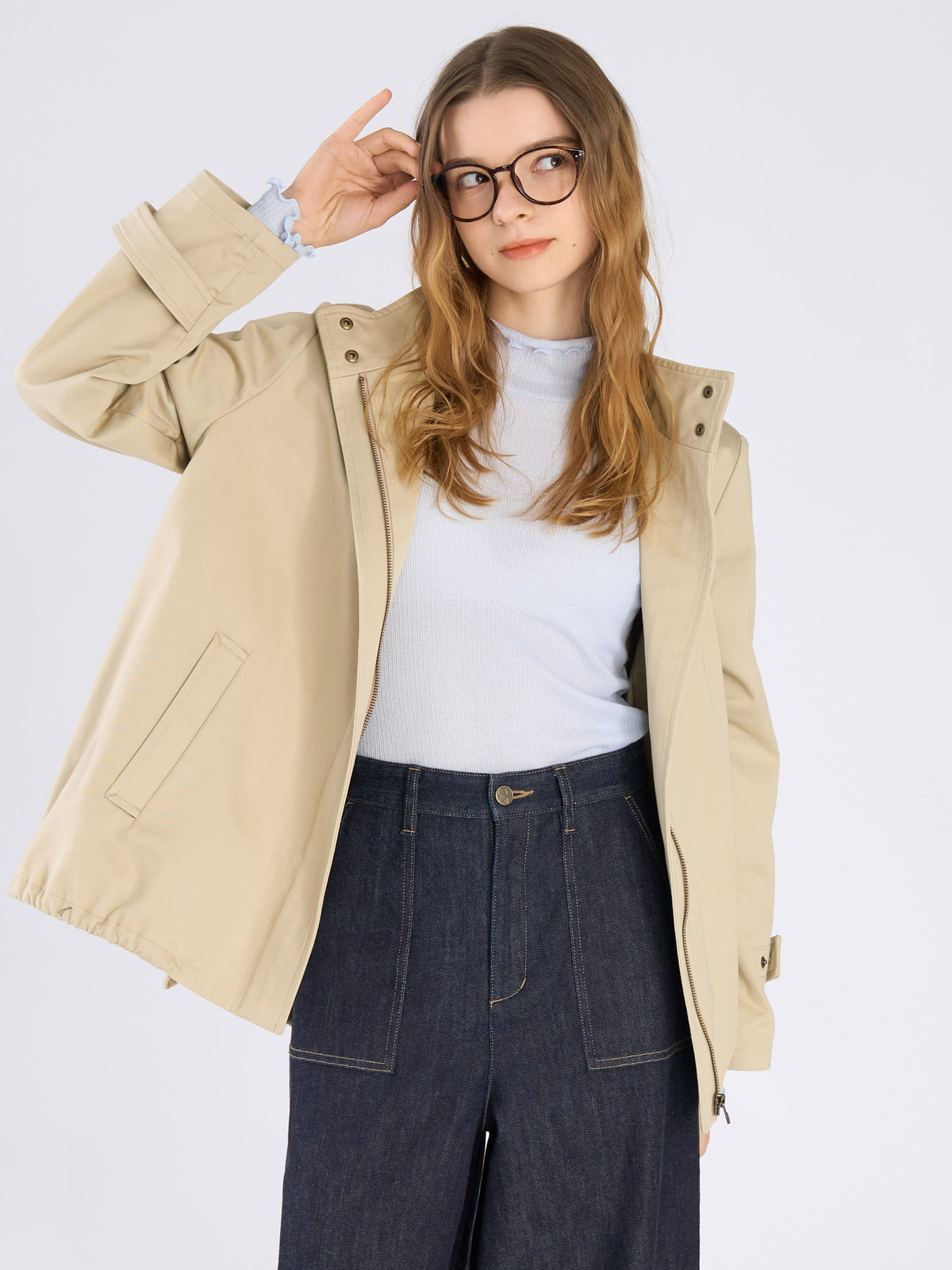 To b. by agnès b. コットン スタンドカラー ジップアップ ショートコート ベージュ