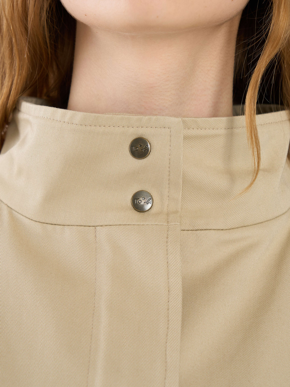 To b. by agnès b. コットン スタンドカラー ジップアップ ショートコート ベージュ