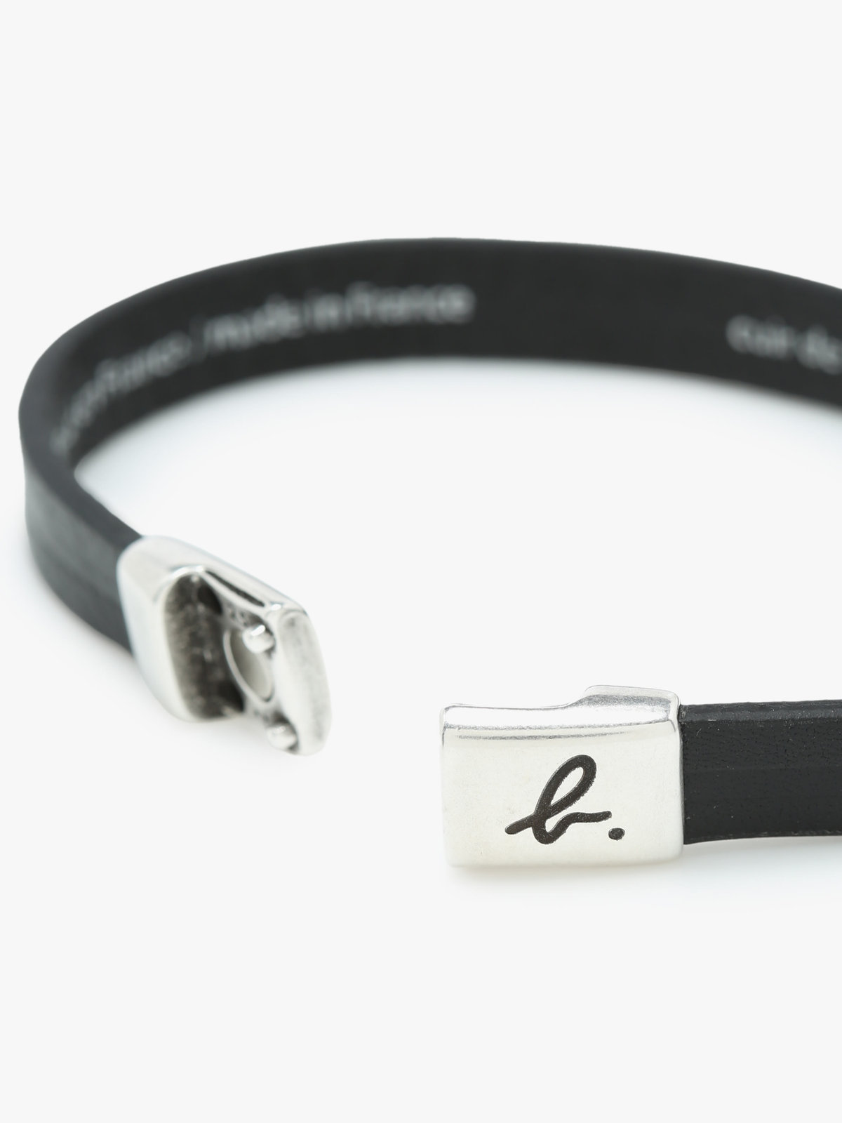 HOMME メンズ ”b.”ロゴ カーフスキンレザー ブレスレット ブラック