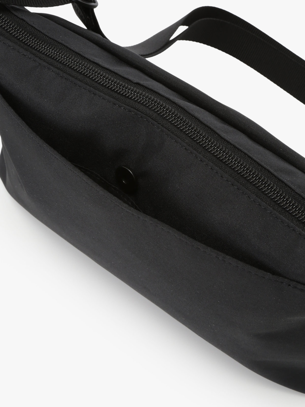 VOYAGE メンズ バッグ＆ウォレット ショルダーバッグ ”Fred” QAH16-03 ブラック