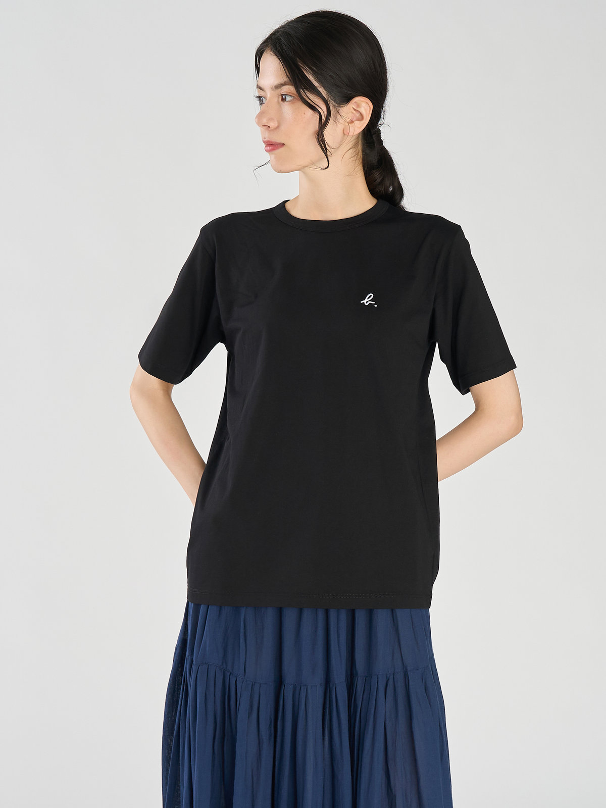 FEMME ウィメンズ "b" ロゴ 刺繍 コットン 半袖 Tシャツ "b. style" ブラック