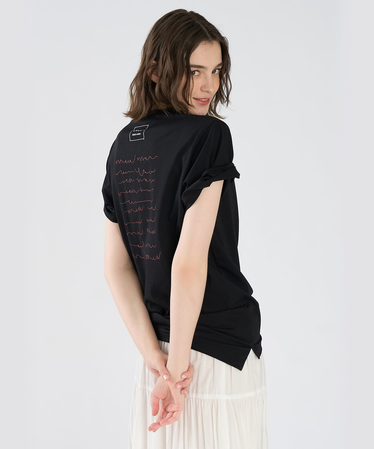 To b. by agnès b. Cat T オーガニックコットン 半袖 アーティストTシャツ ブラック