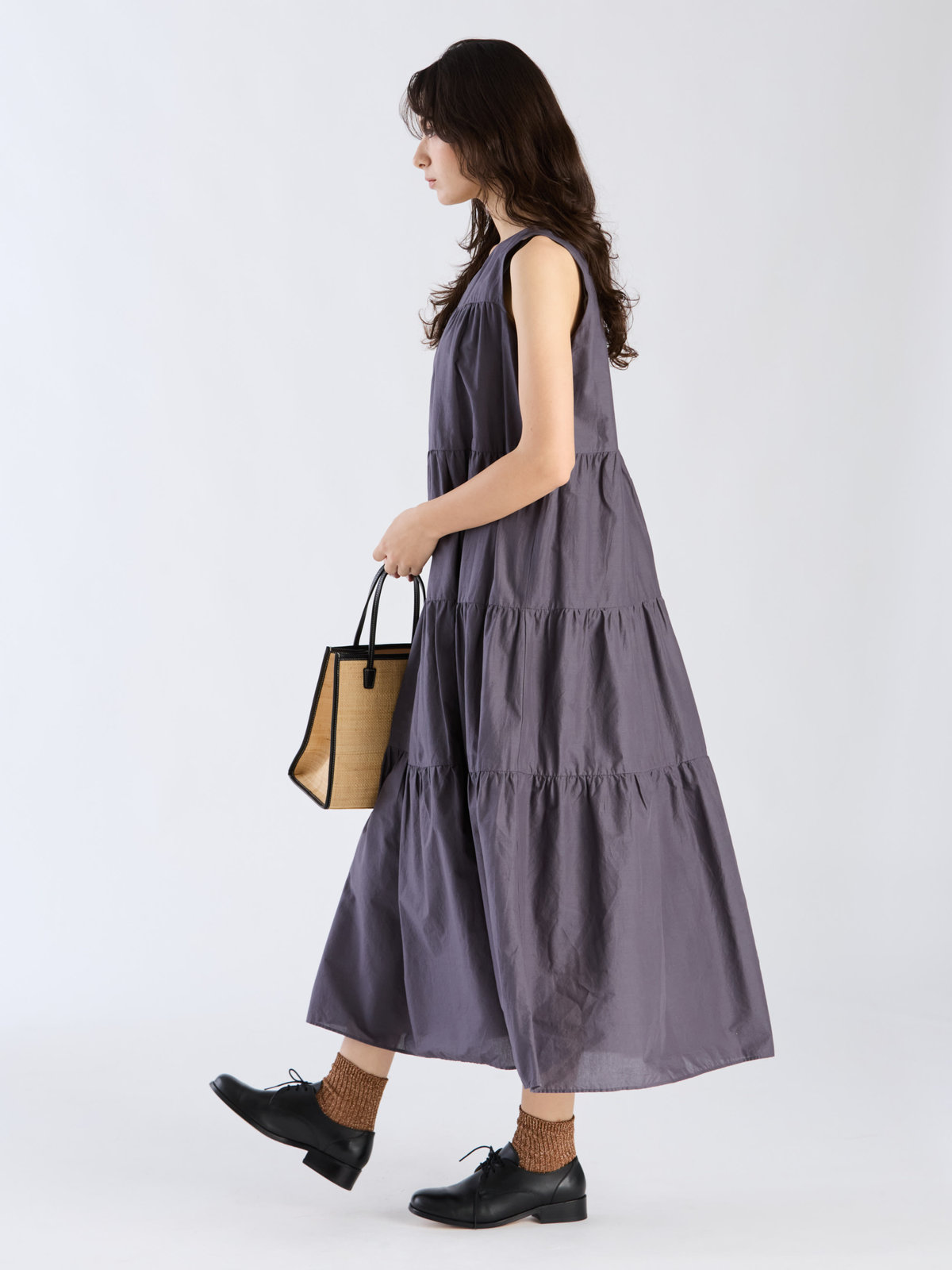 To b. by agnès b. 【Outlet】ブイネックティアードドレス チャコールグレー